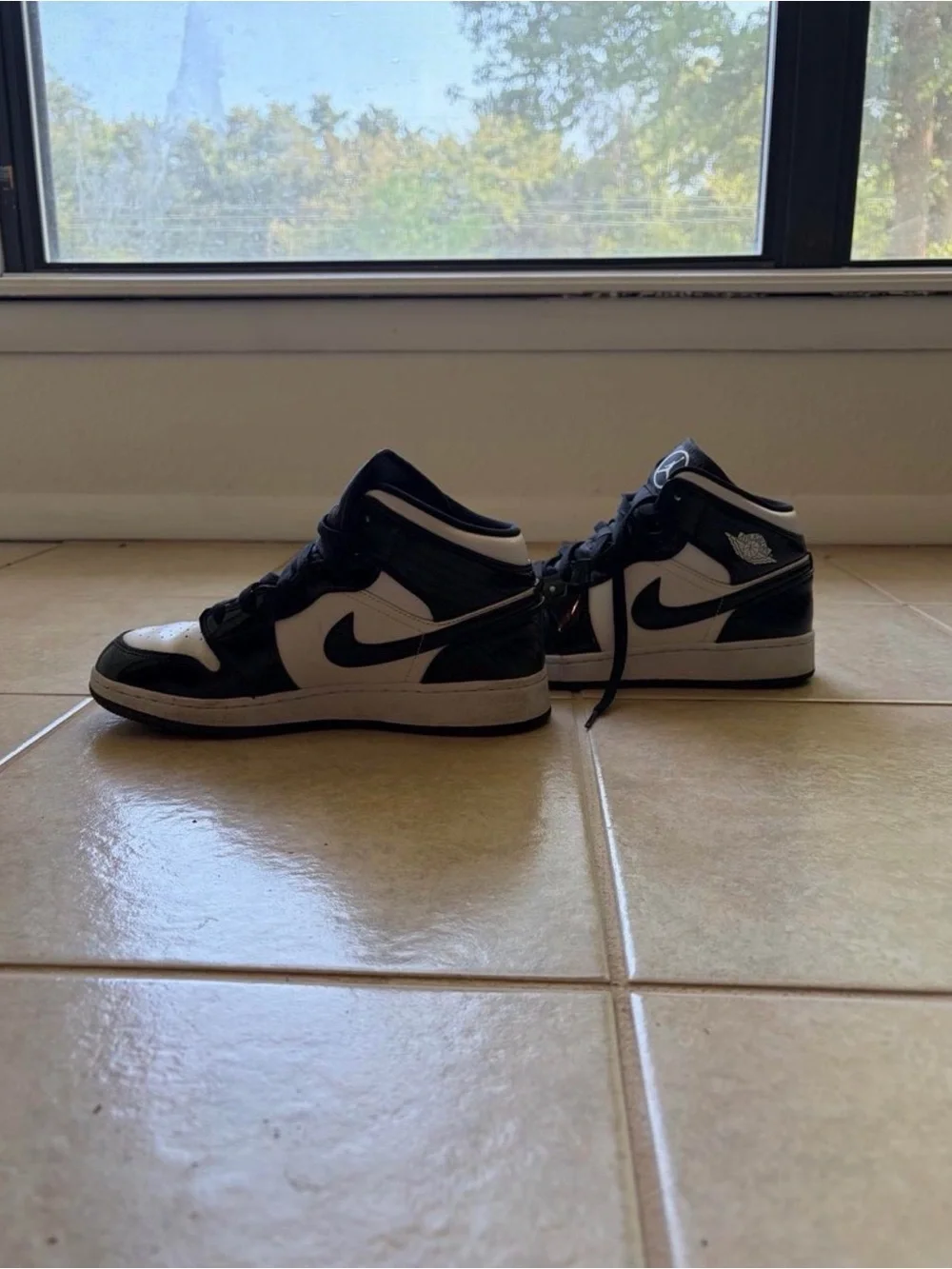 Jordan 1 Mid Carbon Fiber 2021’s. Womens Size 8; Boys Size 6.5Y